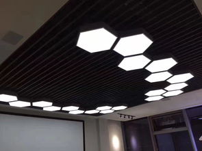 装饰透光拉膜天花 现代空间美学的光影魔术