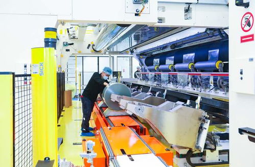 高新区新市区光学膜新材料产品试车成功 软拉膜技术取得关键突破